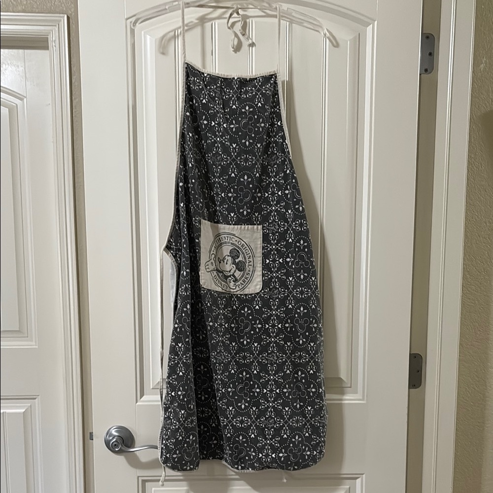 Disney Parks Gray Patterned Apron with Pocket‎